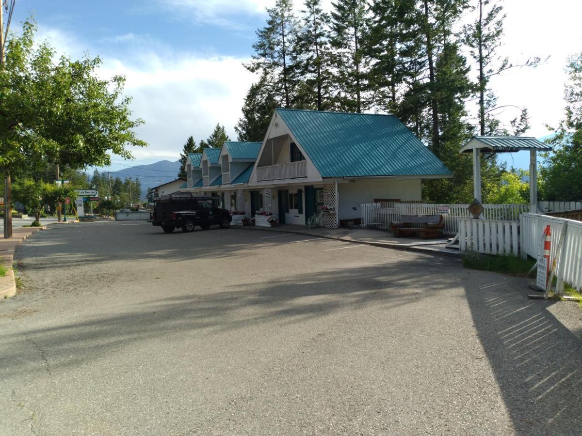 Appletree Inn Radium Hot Springs Exterior foto